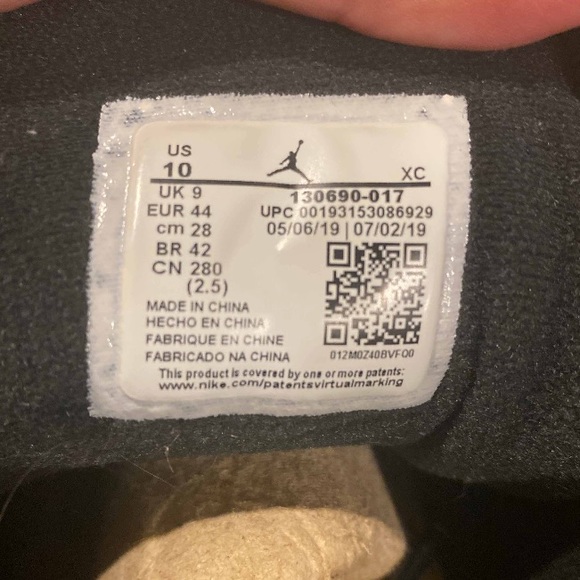 Air Jordan 12 Reverse Taxi - Picture 6 of 8